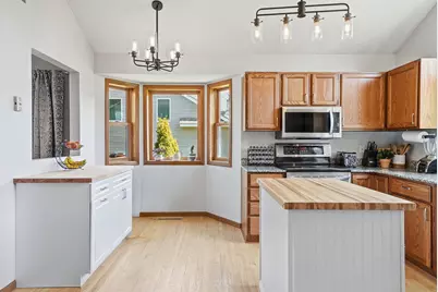 7135 Upper 157th Street W, Apple Valley, MN 55124 - Photo 9