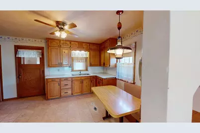 406 Giles Place, Albert Lea, MN 56007 - Photo 5
