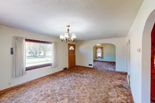 406 Giles Pl, Albert Lea, MN 56007 - Photo 3