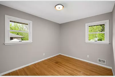659 Grange Avenue N, Oakdale, MN 55128 - Photo 17