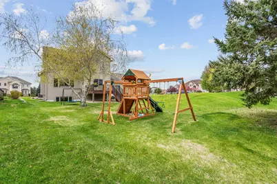 10118 Yates Avenue N, Brooklyn Park, MN 55443 - Photo 9