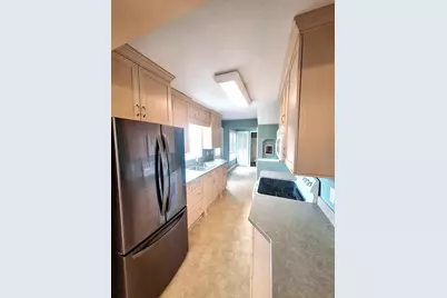 911 Emmerling Avenue, Walhalla, ND 58282 - Photo 3