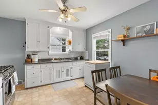 264 Haskell St E, West Saint Paul, MN 55118 - Photo 9