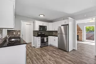 2580 Winfield Ave, Golden Valley, MN 55422 - Photo 9