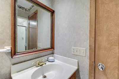 1721 Rhode Island Avenue N, Golden Valley, MN 55427 - Photo 39