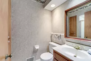1721 Rhode Island Ave N, Golden Valley, MN 55427 - Photo 37