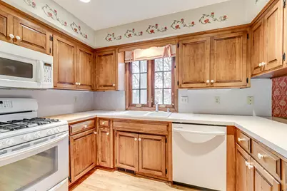 1721 Rhode Island Avenue N, Golden Valley, MN 55427 - Photo 15
