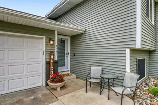 4385 Hamlet Ave N, Oakdale, MN 55128 - Photo 3
