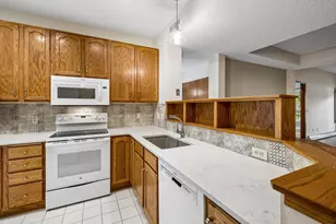 7420 Edinborough Way, Edina, MN 55435 - Photo 9
