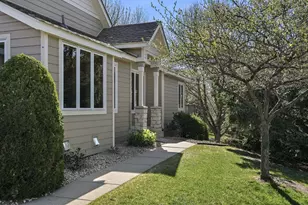 8821 Stonebrooke Ct, Woodbury, MN 55125 - Photo 5