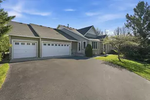 8821 Stonebrooke Ct, Woodbury, MN 55125 - Photo 3