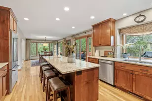 5811 Shannon Dr, Edina, MN 55439 - Photo 9