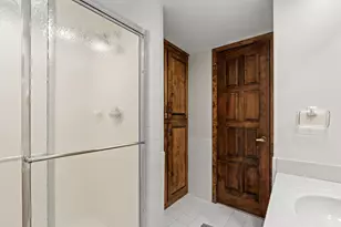 5811 Shannon Dr, Edina, MN 55439 - Photo 75