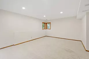 5811 Shannon Dr, Edina, MN 55439 - Photo 63