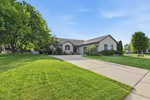 11 Moon Cir, Saint Cloud, MN 56301 - Photo 1