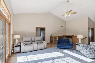 11 Moon Cir, Saint Cloud, MN 56301 - Photo 7