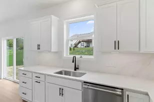 4875 Noble Dr NW, Rochester, MN 55901 - Photo 5