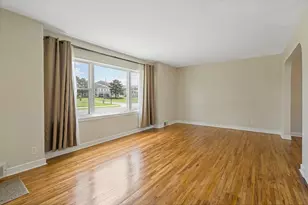 3653 Lee Ave N, Robbinsdale, MN 55422 - Photo 7