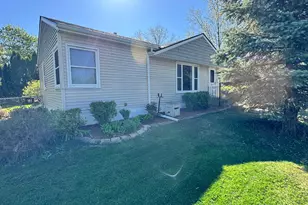782 Howard St N, Saint Paul, MN 55119 - Photo 3
