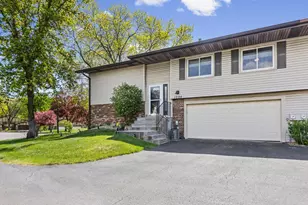 1096 Churchill Pl, Shoreview, MN 55126 - Photo 3