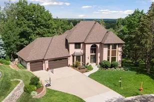 685 Valley View Ct, Shoreview, MN 55126 - Photo 5