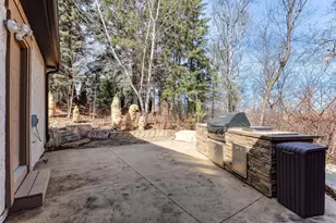 685 Valley View Ct, Shoreview, MN 55126 - Photo 3