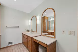 8655 Hunters Way, Apple Valley, MN 55124 - Photo 11