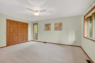 8655 Hunters Way, Apple Valley, MN 55124 - Photo 9