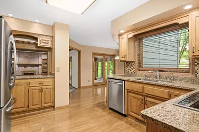 6050 Dallas Lane N, Plymouth, MN 55446 - Photo 15