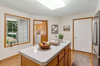 10957 Lexington Drive, Eden Prairie, MN 55344 - Photo 7