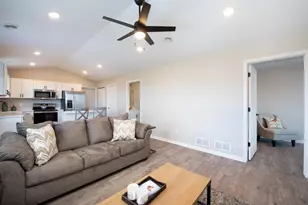 3109 Scotch Ln, Mankato, MN 56001 - Photo 5