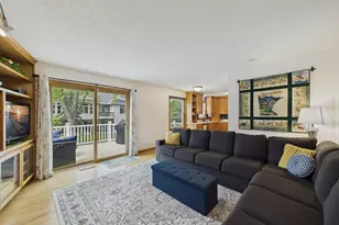 10358 Lee Dr, Eden Prairie, MN 55347 - Photo 5