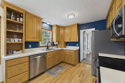 10358 Lee Drive, Eden Prairie, MN 55347 - Photo 7