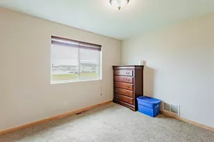 4290 Estate Dr S, Fargo, ND 58104 - Photo 19