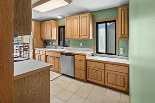 620 12th St N, Moorhead, MN 56560 - Photo 7