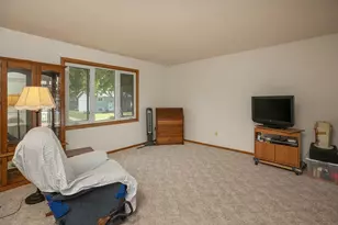 1811 43rd St NW, Rochester, MN 55901 - Photo 3