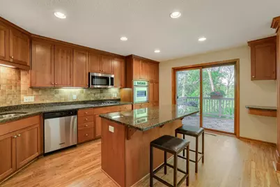 1598 Summit Shores Circle, Burnsville, MN 55306 - Photo 9