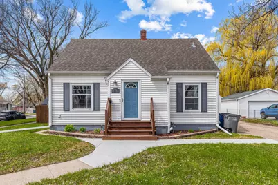 601 11th Street N, Moorhead, MN 56560 - Photo 1