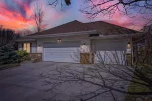 2334 Manuela Dr, Chaska, MN 55318 - Photo 29