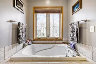 2334 Manuela Dr, Chaska, MN 55318 - Photo 15