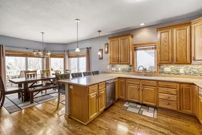 2334 Manuela Drive, Chaska, MN 55318 - Photo 11