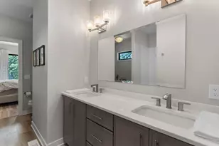 10821 Blossom Rd, Eden Prairie, MN 55347 - Photo 19