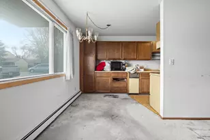 3301 Cherry Ln N, Fargo, ND 58102 - Photo 5