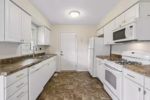 8700 Ironwood Ave S, Cottage Grove, MN 55016 - Photo 11