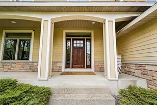 18658 Ponderosa Ct, Eden Prairie, MN 55347 - Photo 3