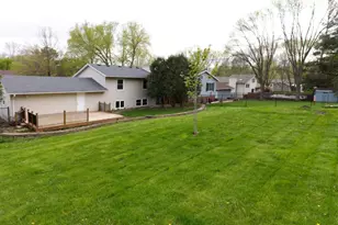 509 Meadow Run Dr SW, Rochester, MN 55902 - Photo 3