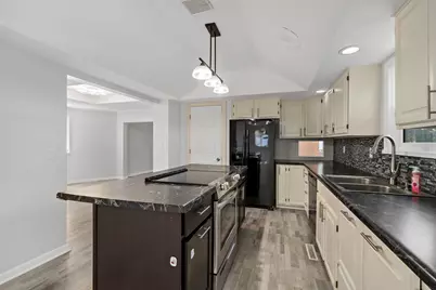 220 Sidney Street E, Saint Paul, MN 55107 - Photo 15