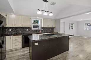 220 Sidney St E, Saint Paul, MN 55107 - Photo 15