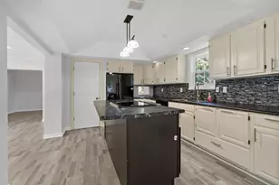 220 Sidney St E, Saint Paul, MN 55107 - Photo 13