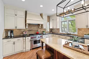 11421 Bluestem Ln, Eden Prairie, MN 55347 - Photo 7